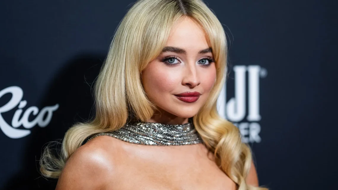 sabrina carpenter height and weight