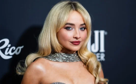 sabrina carpenter height and weight